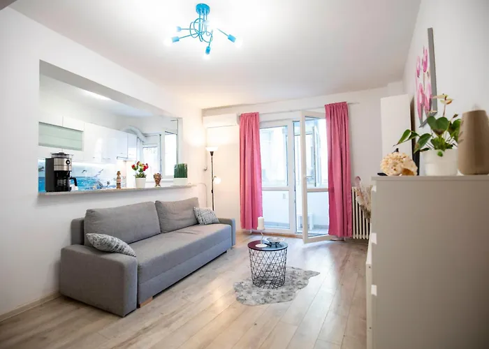 Victory Blue Sky At Old Town Apartment *